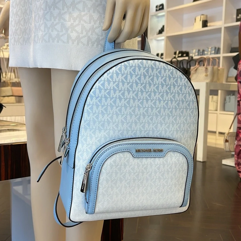 MICHAEL KORS Jaycee Medium Ombré Signature Logo Backpack
Light Sky
NWT - Picture 10 of 16